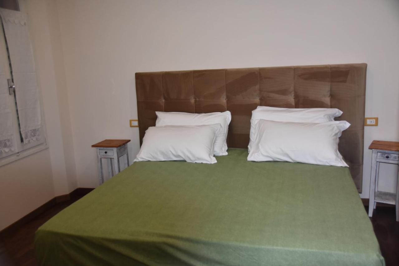 Le Dame Manfrede Hotel Фаенца Екстериор снимка
