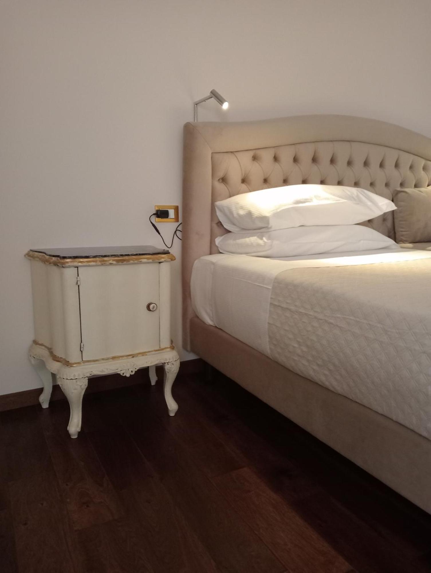 Le Dame Manfrede Hotel Фаенца Екстериор снимка