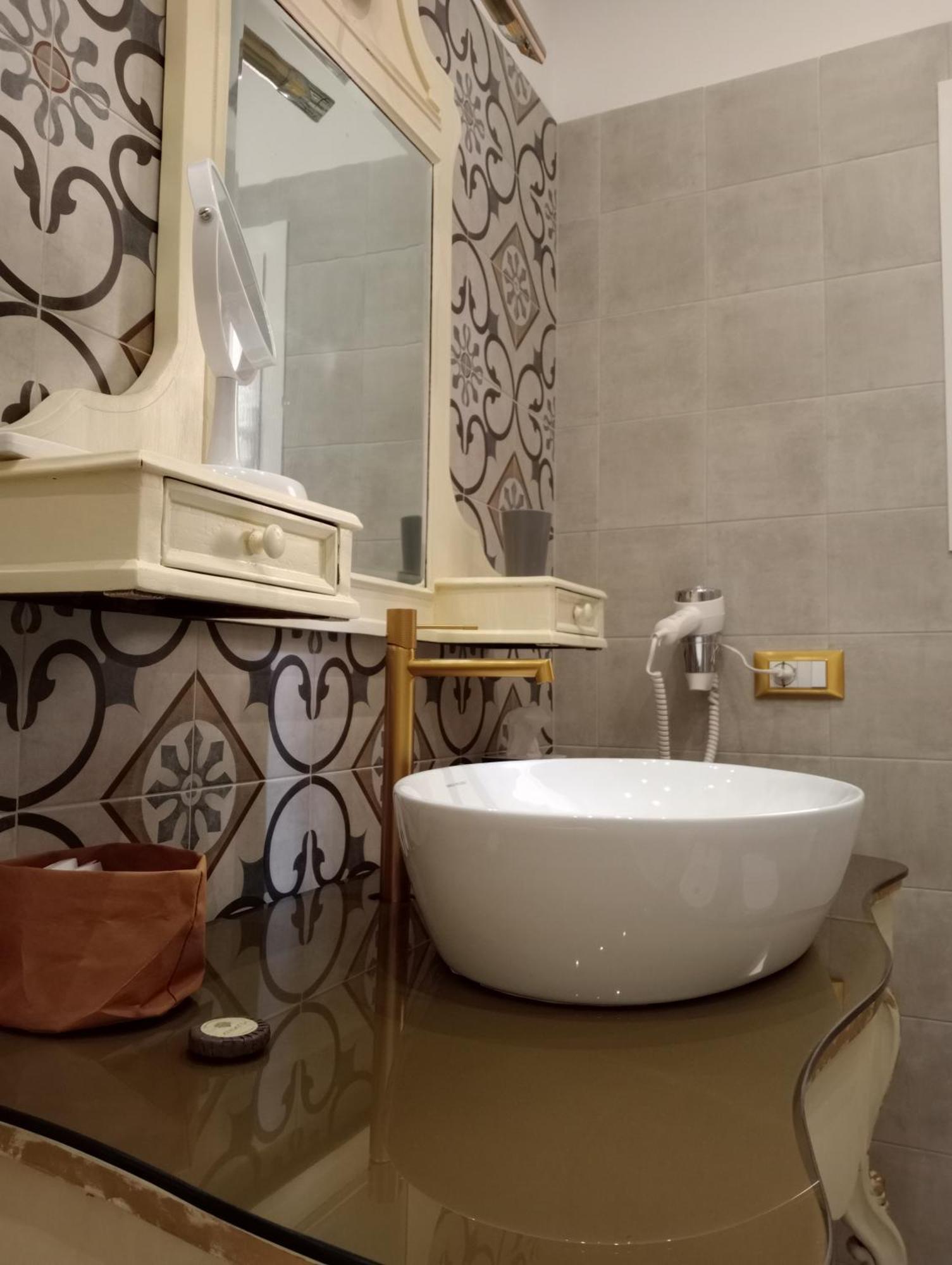 Le Dame Manfrede Hotel Фаенца Екстериор снимка